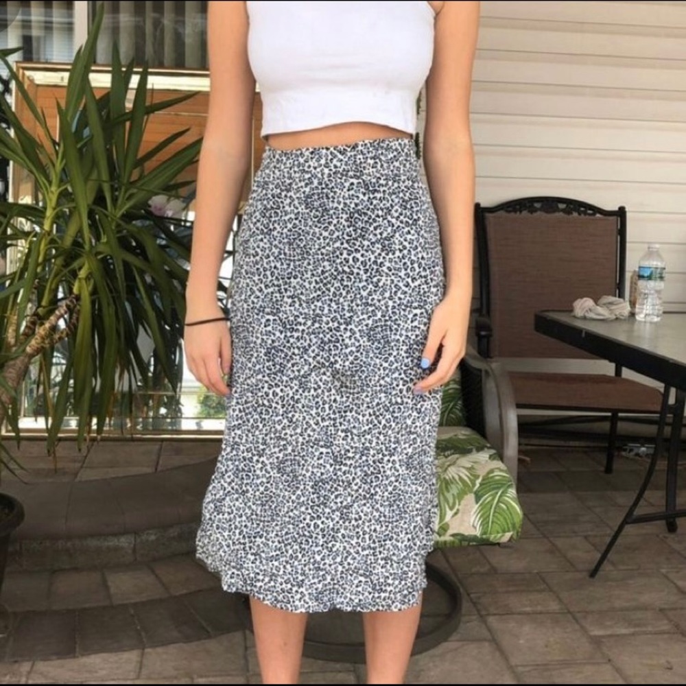 Brandy Melville Phoebe MIDI Skirt